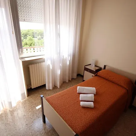 Casa Per Ferie Regina Mundi Hotel *